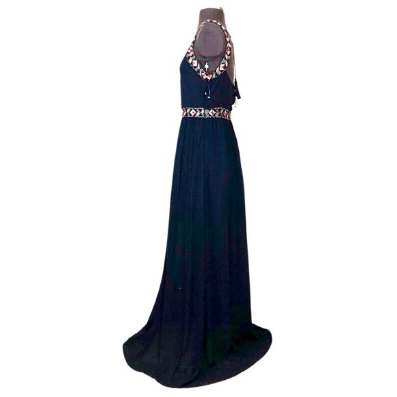 💗 3/$10 💗 NEW cupcakes & cashmere Sleeveless Embroidered Maxi Dress Size 2 - Picture 5 of 13